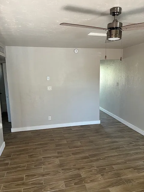 Building Photo - 310 E Jacinto St #310