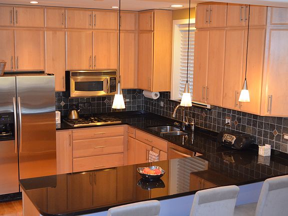 4th image of 2614 N Wilton Ave Unit 3