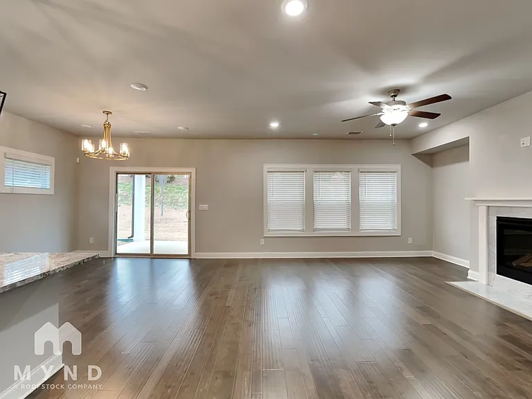 354 McDaniel Pl — Photo 5