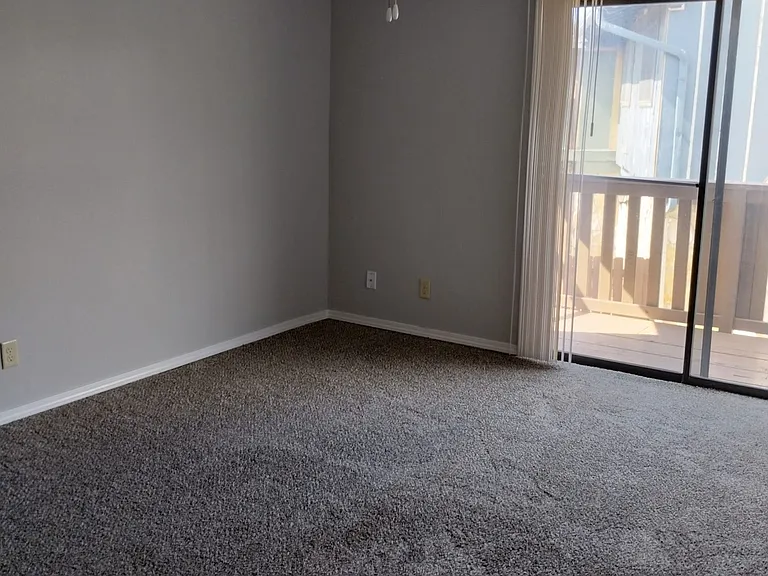Parke East Townhomes — Photo 27