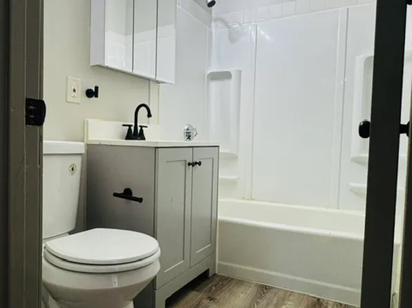 26 Newhall St #2F, Lynn, MA 01902