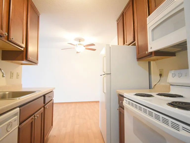 2211 Colfax Ave S — Photo 3