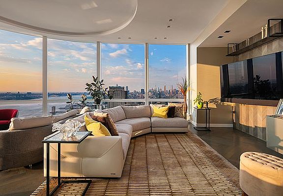 4th image of 111 Murray St #46W