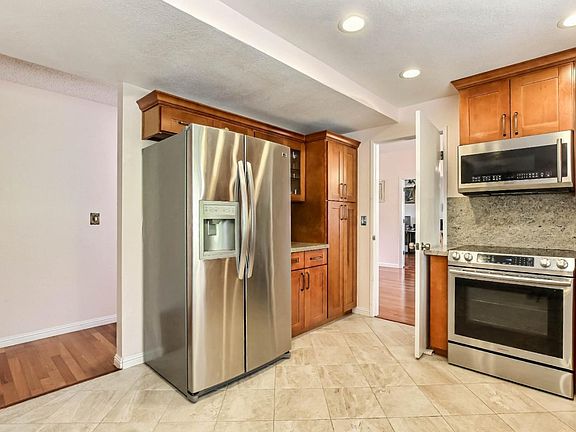 3rd image of 2936 Mitton Dr
