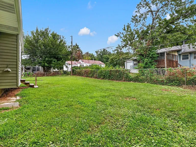 10328 Dudley Dr — Photo 8