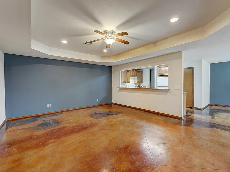 Waters Edge Duplexes — Photo 8