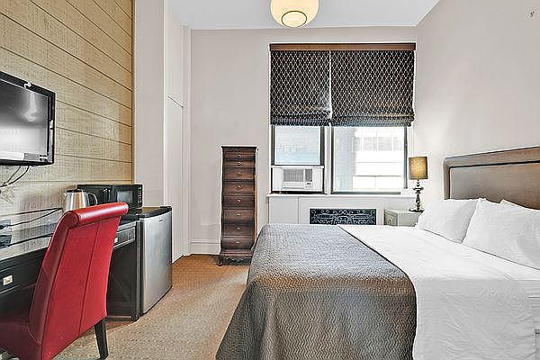 1st image of 144 E 40th St #203