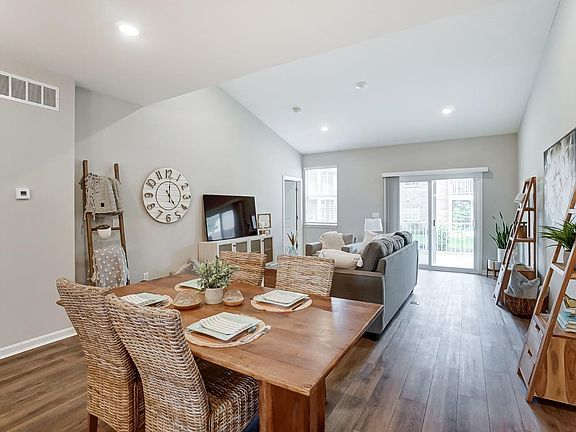 5th image of 5007 Garden Grove Ln