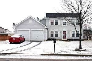 Home for Sale in SOUTH ELGIN, Illinois $150,000