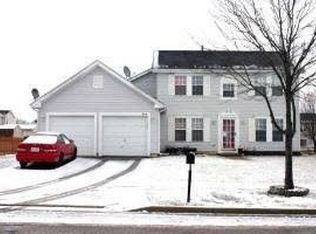 233 E Harvard Cir, South Elgin, IL 60177
