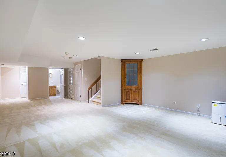 1 Avery Ct — Photo 35