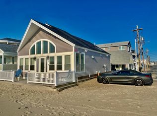 28 Concord Ave, Hampton, NH 03842