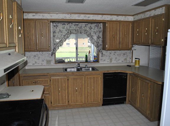 5th image of 415 W 6 S