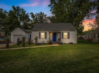 821 E Columbia St, Farmington, MO 63640