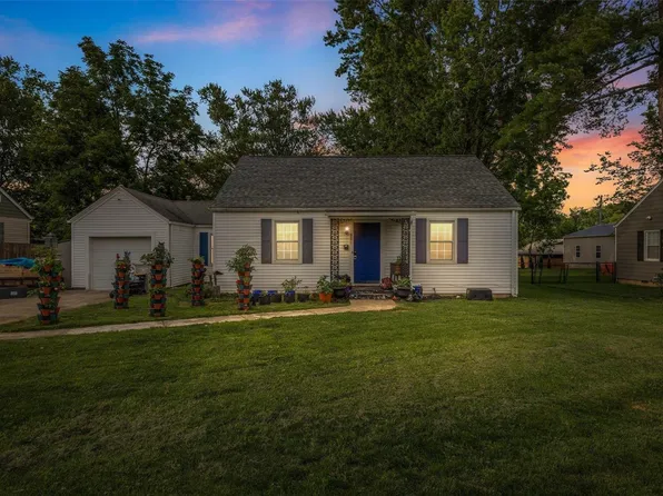 821 E Columbia St, Farmington, MO 63640