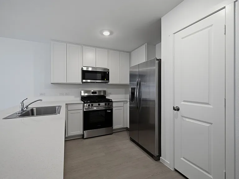 2141 Jesse James Ln — Photo 8