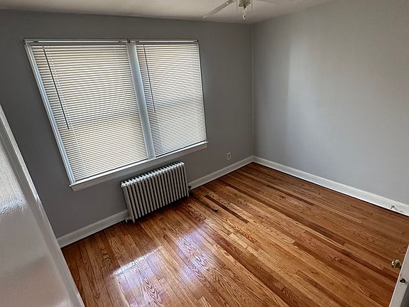 3rd image of 127 S 10th Ave