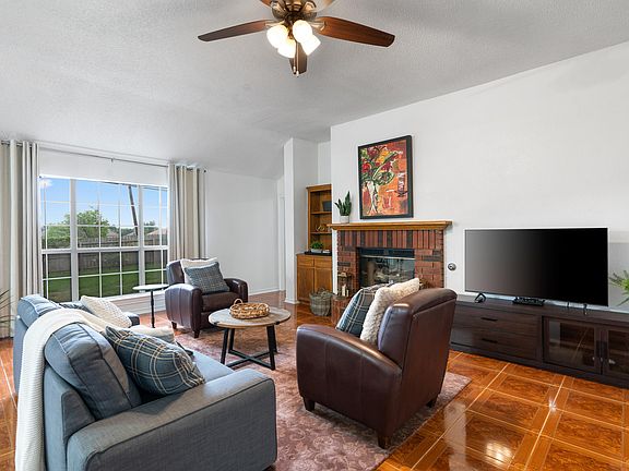 3rd image of 2505 Creek Dr
