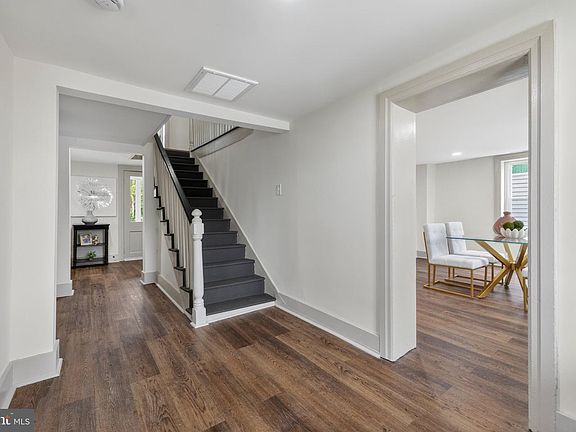 2nd image of 105 N Mechanic St