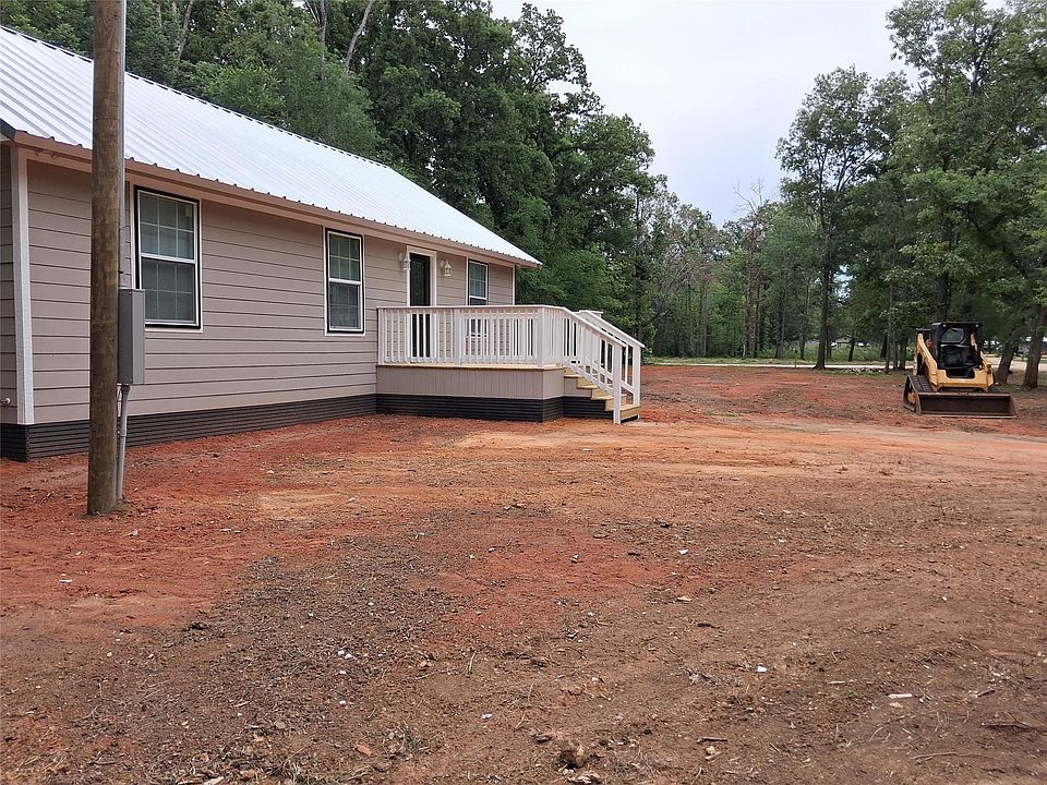1st image of 372 Daisy Dr
