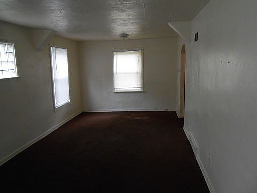 4th image of 4 Dadebridge Ct