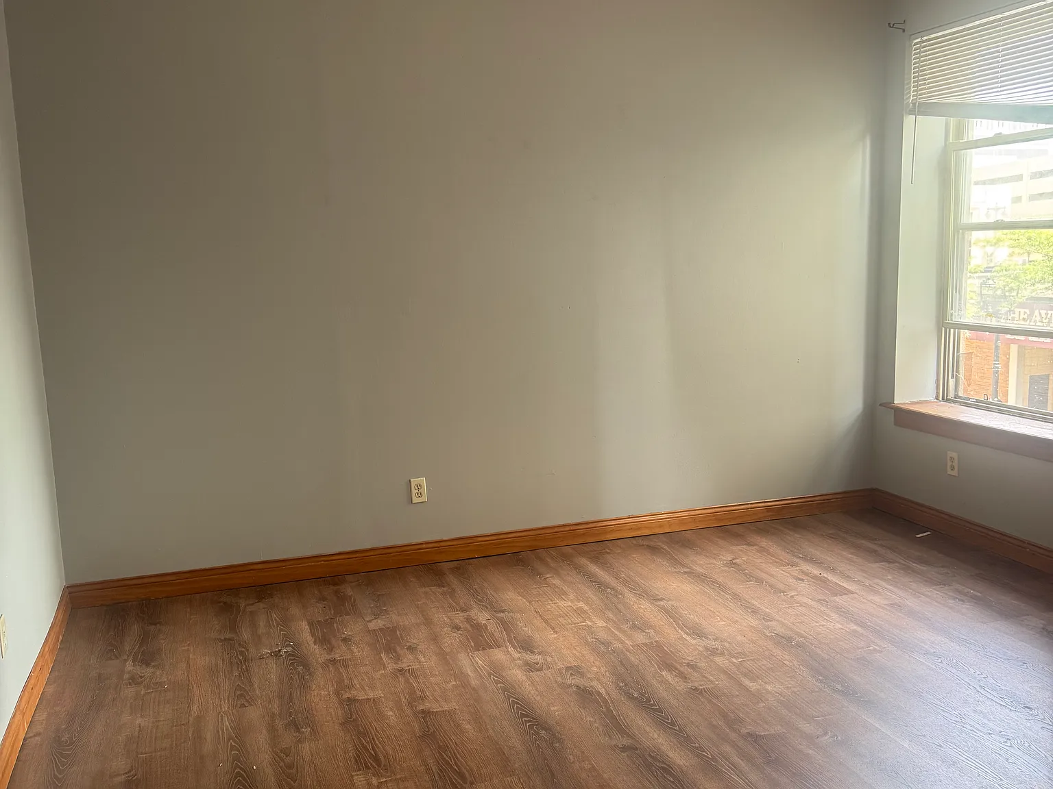 1 bed, 550 sqft, $945 — Photo 3