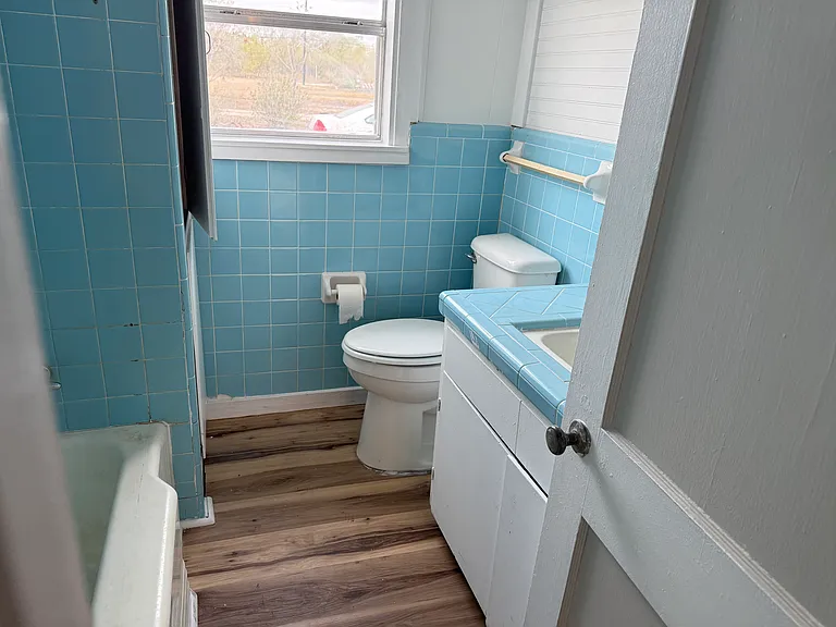 422 W Johnston Ave — Photo 9