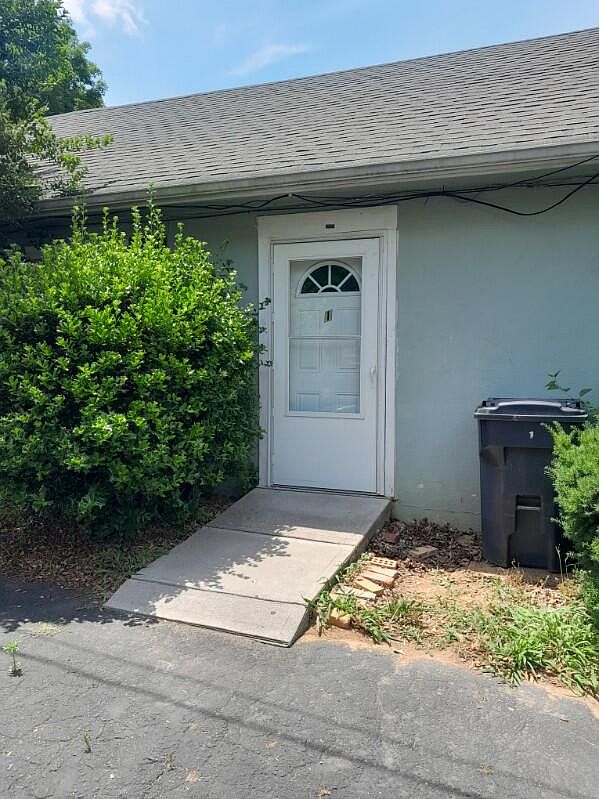 704 Blue Ridge Ave APT 1, Bedford, VA 24523 | Zillow