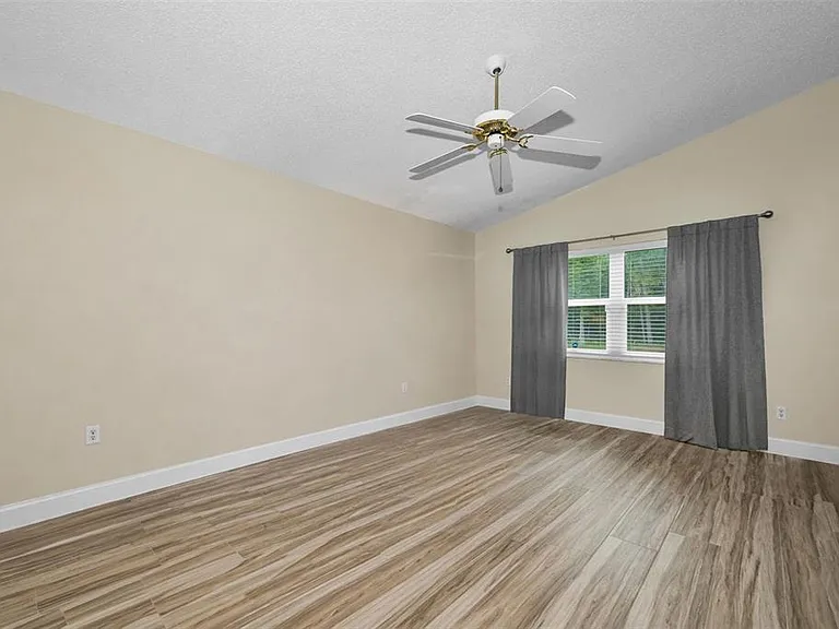 4638 Sheffield Dr — Photo 16