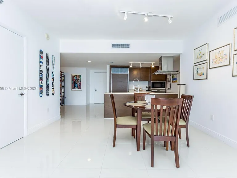 1905-495 SW Brickell Ave #1905 — Photo 5