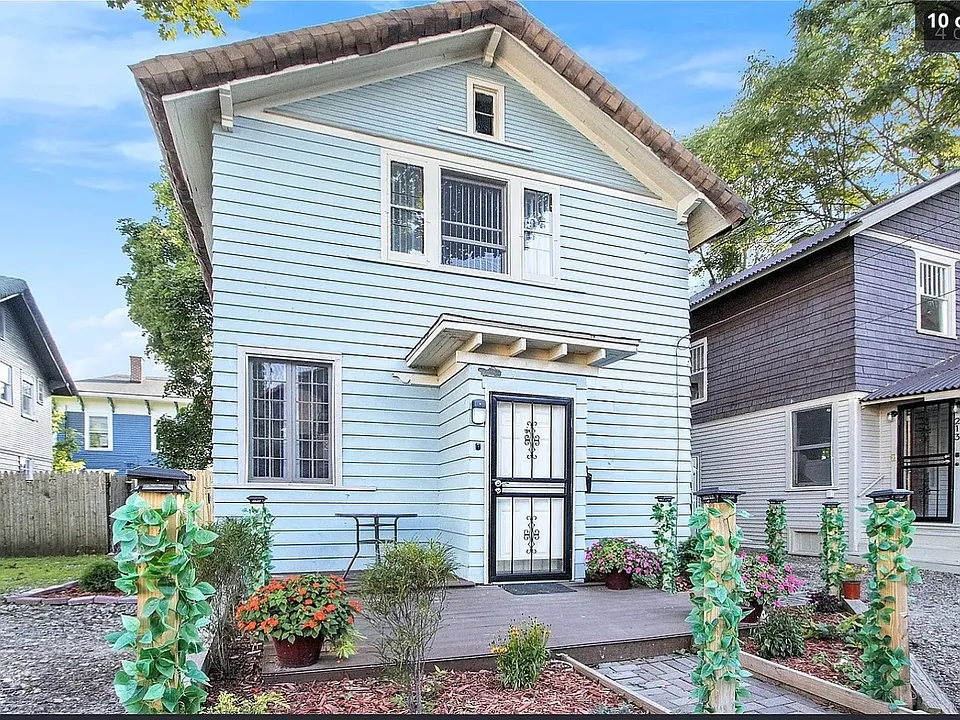 211 Burnham Dr