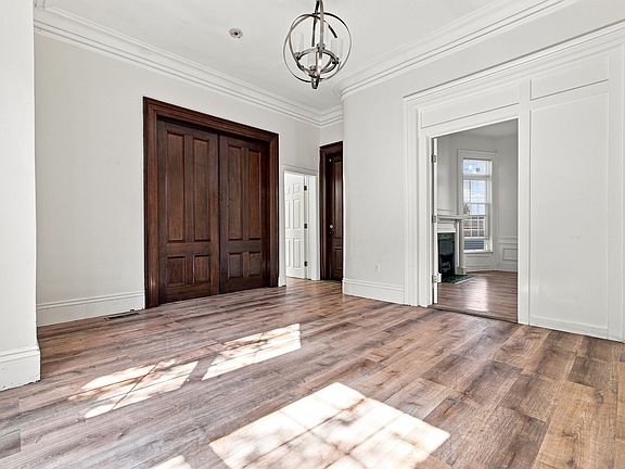 4th image of 50 Perrin St