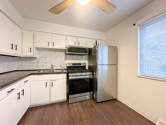 4th image of 1943 Preston Ave #1943