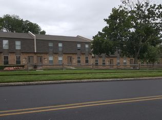 1221 Neshaminy Valley Dr, Bensalem, PA 19020