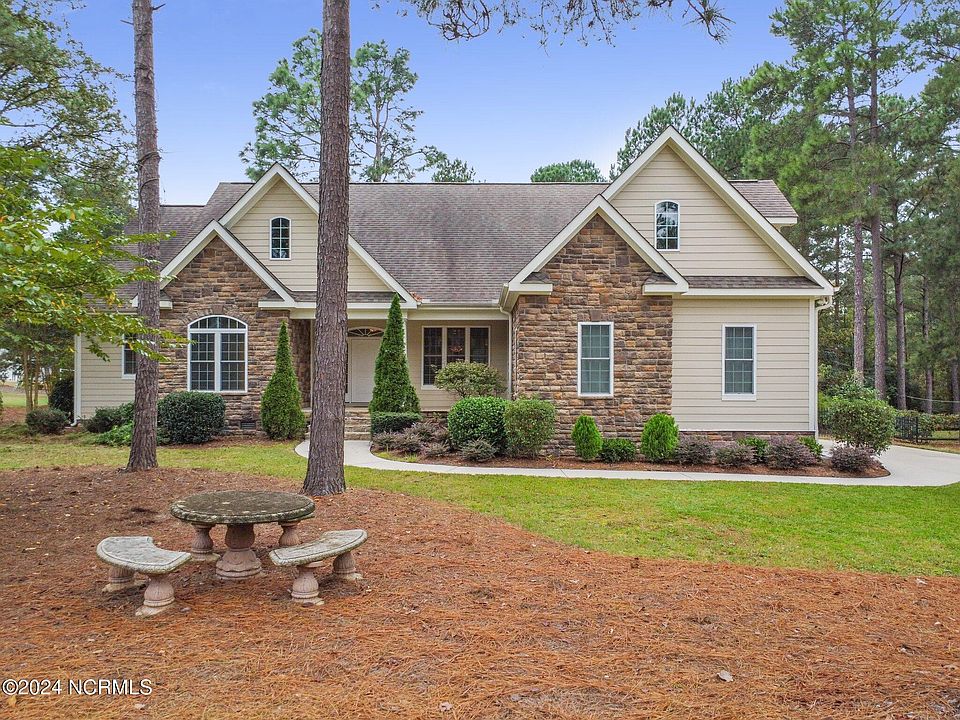 1st image of 108 Hammerstone Cir