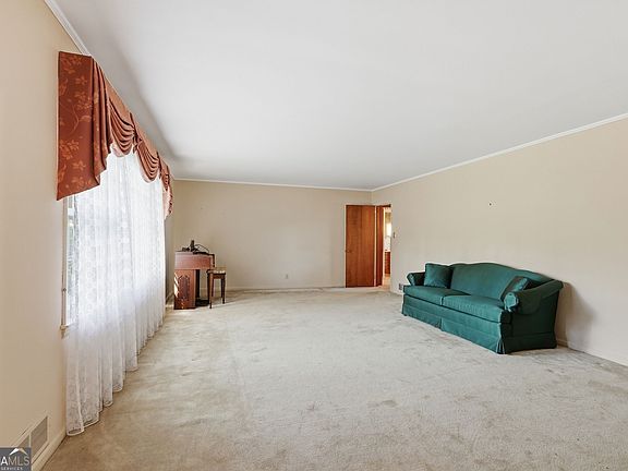 5th image of 400 Harris St