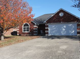 2212 Apple Blossom Ln, McAlester, OK 74501