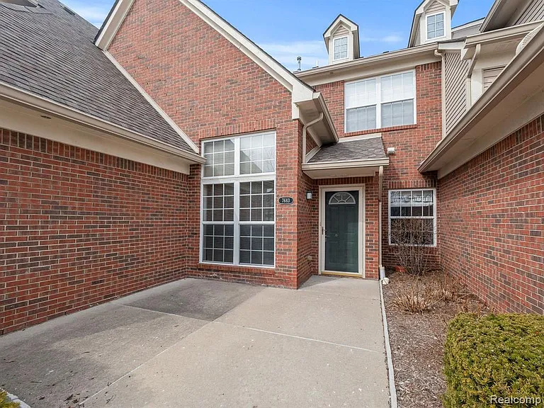 7683 Ambassador Dr — Photo 3