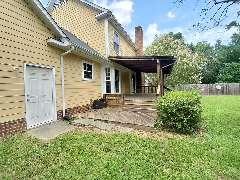 3508 Gowan Ln — Photo 10
