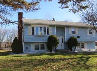 32 Friendly Rd, Mahopac, NY 10541