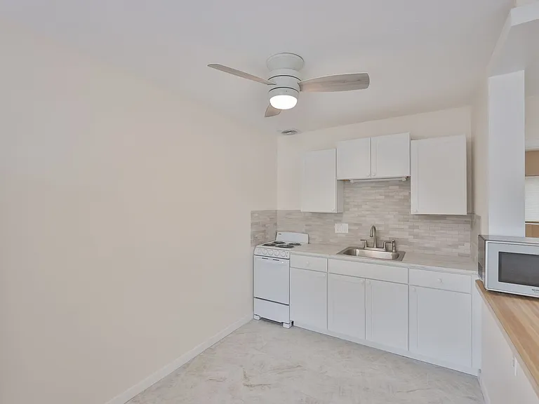 2035 Edgewater Dr #6 — Photo 6