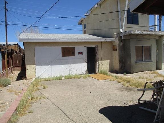 2nd image of 1129 E Elizabeth St