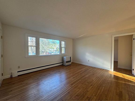 4th image of 106 Burnell Dr #B