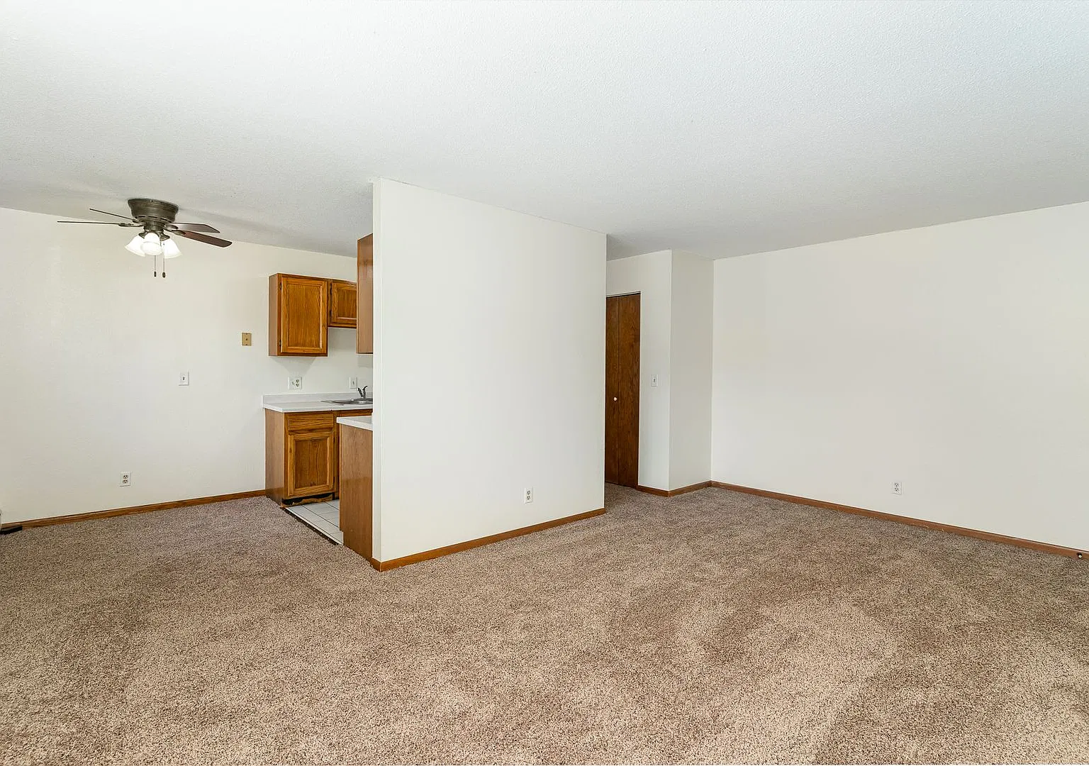 1011 LLC — Photo 4