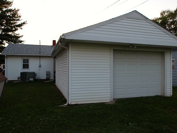 Attached Garage