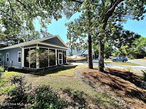 3rd image of 108 NE 36th Street