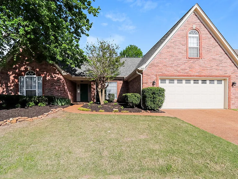 288 Mayhurst Ln — Photo 1