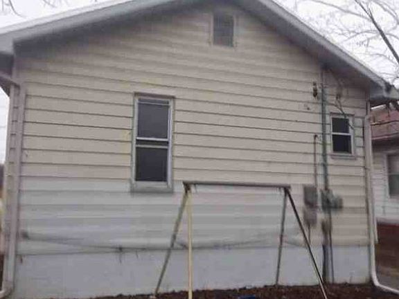 4th image of 1562 E Morgan Ave