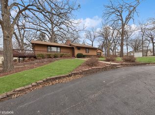 3315 Golfview Rd, McHenry, IL 60050