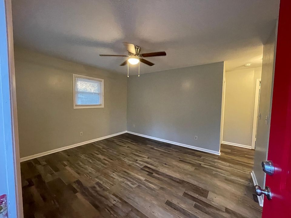 1st image of 115 Blakemore Cir APT 1